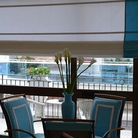 Hotel Manila 3*